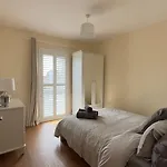 2 Bed Apartment Near Brent Cross