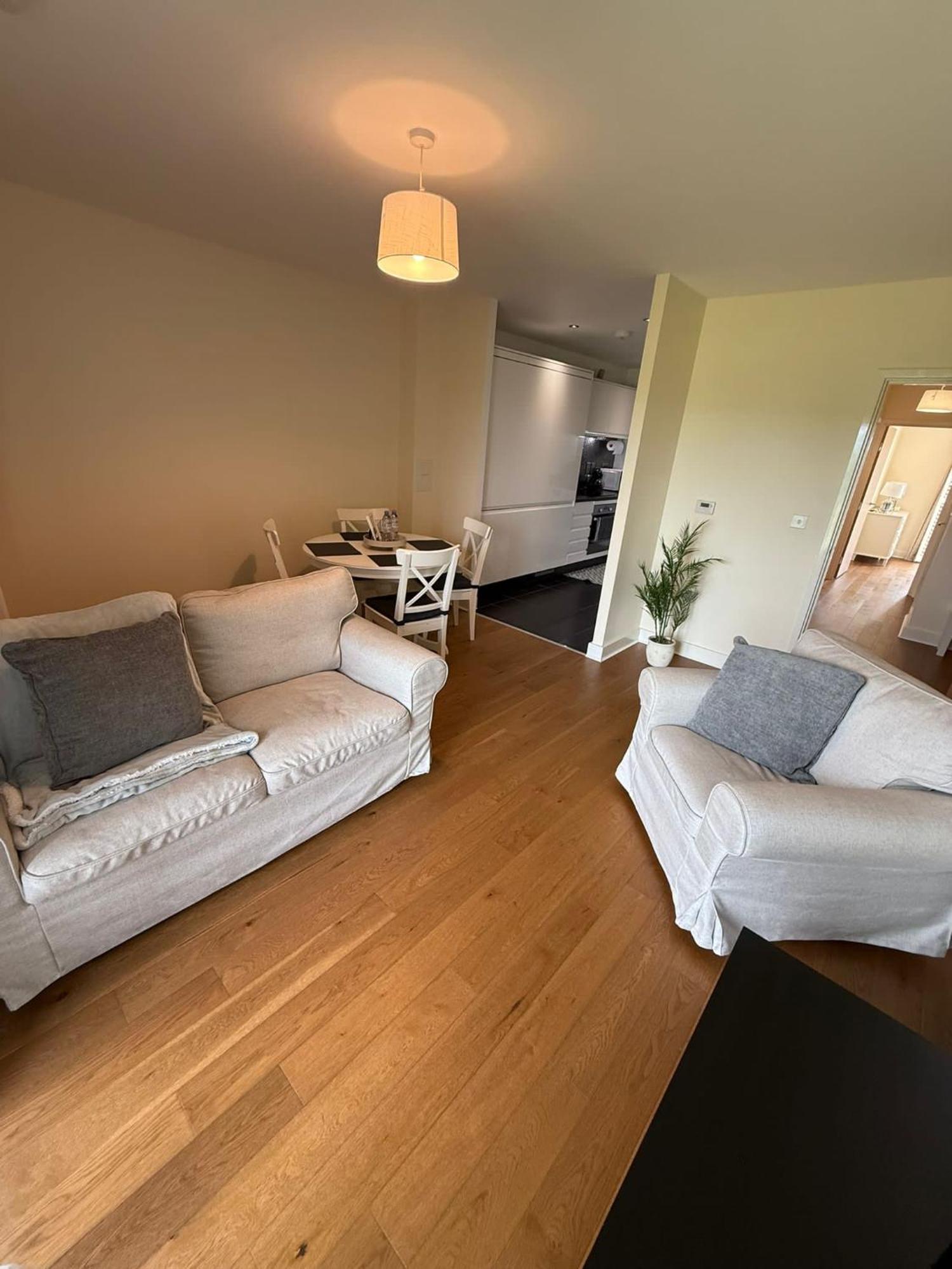 2 Bed Near Brent Cross Apartment