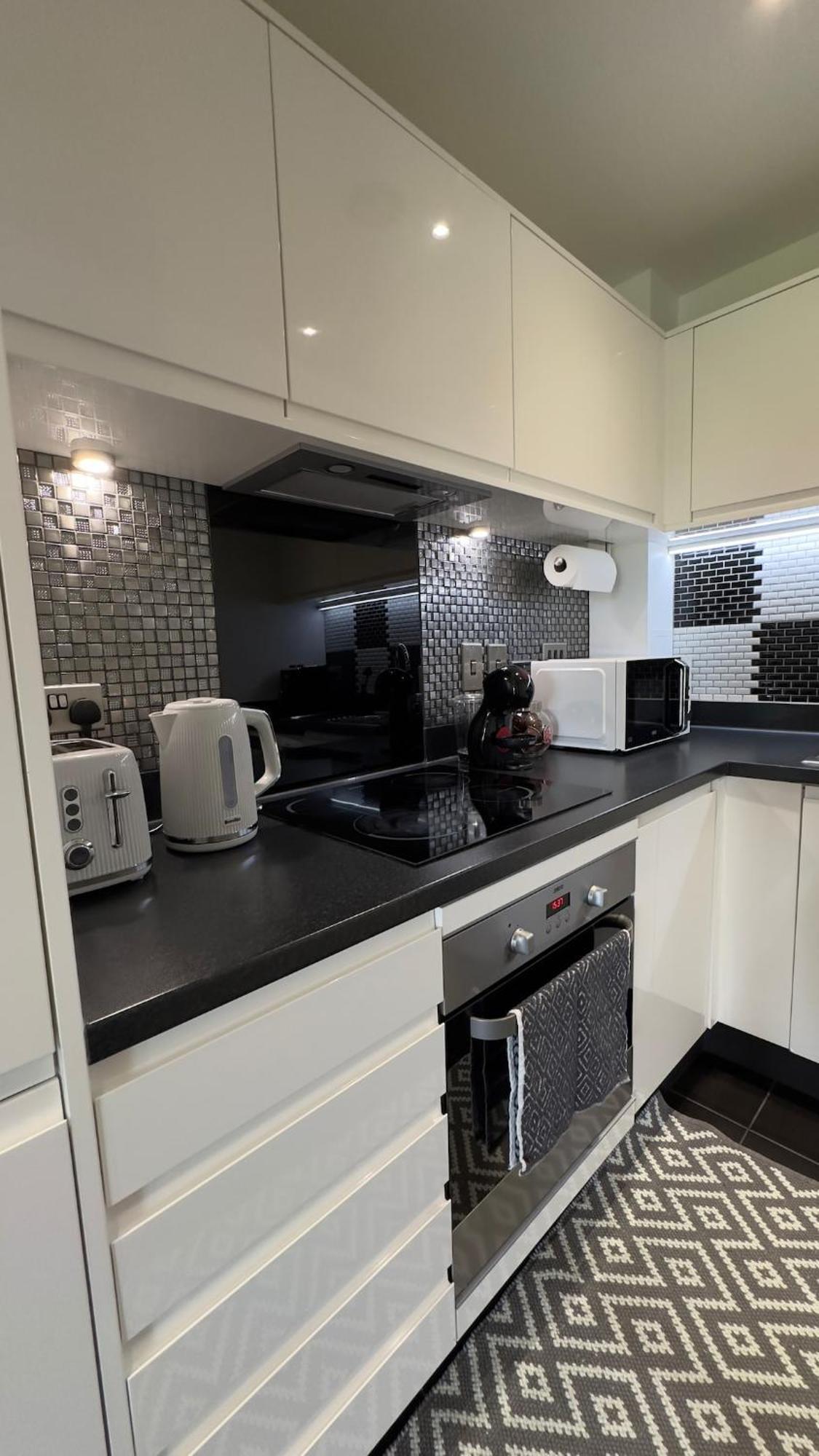 2 Bed Near Brent Cross London